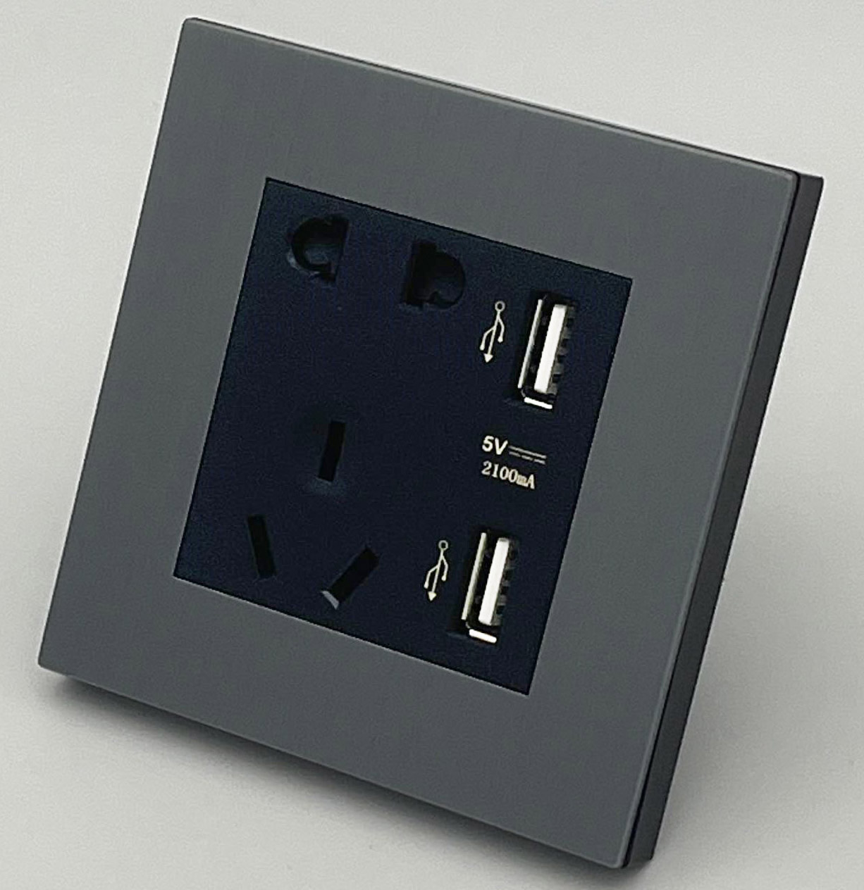 L530拉丝铝 五孔插座带USB