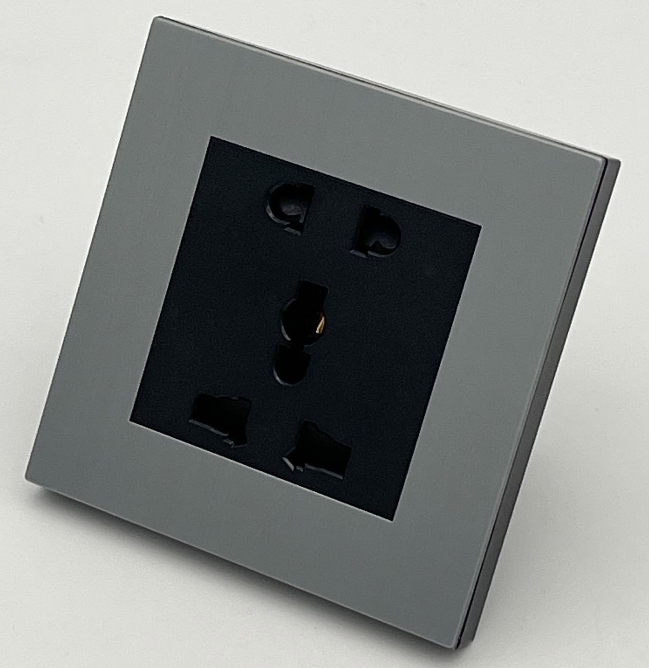 L530拉丝铝 多功能五孔插座