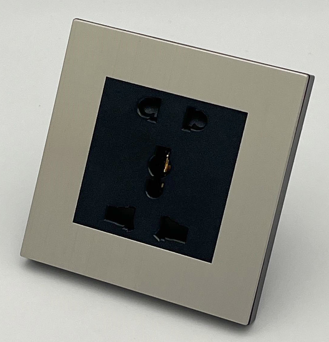 L530香槟金 多功能五孔插座