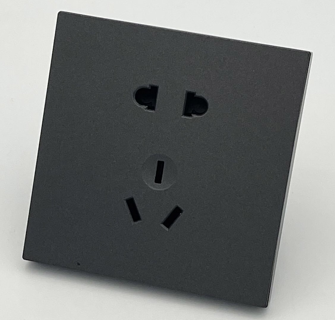 L520砂面黑（塑胶）五孔插座