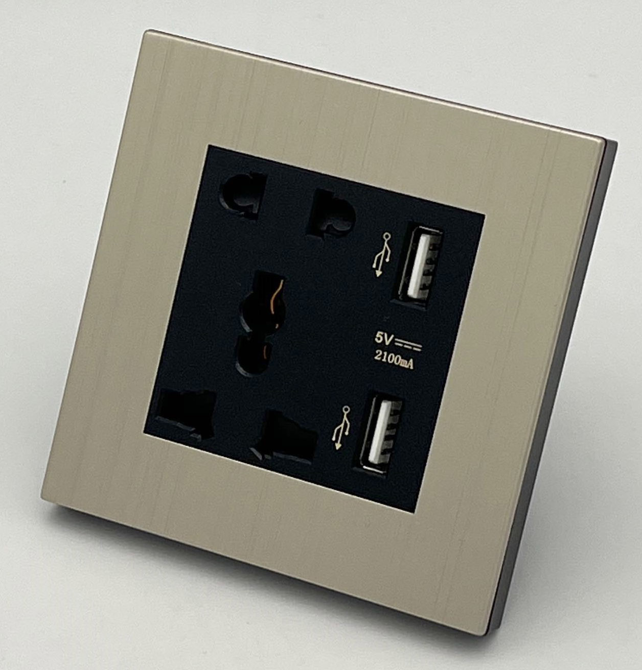 L530香槟金 多功能五孔插座带USB