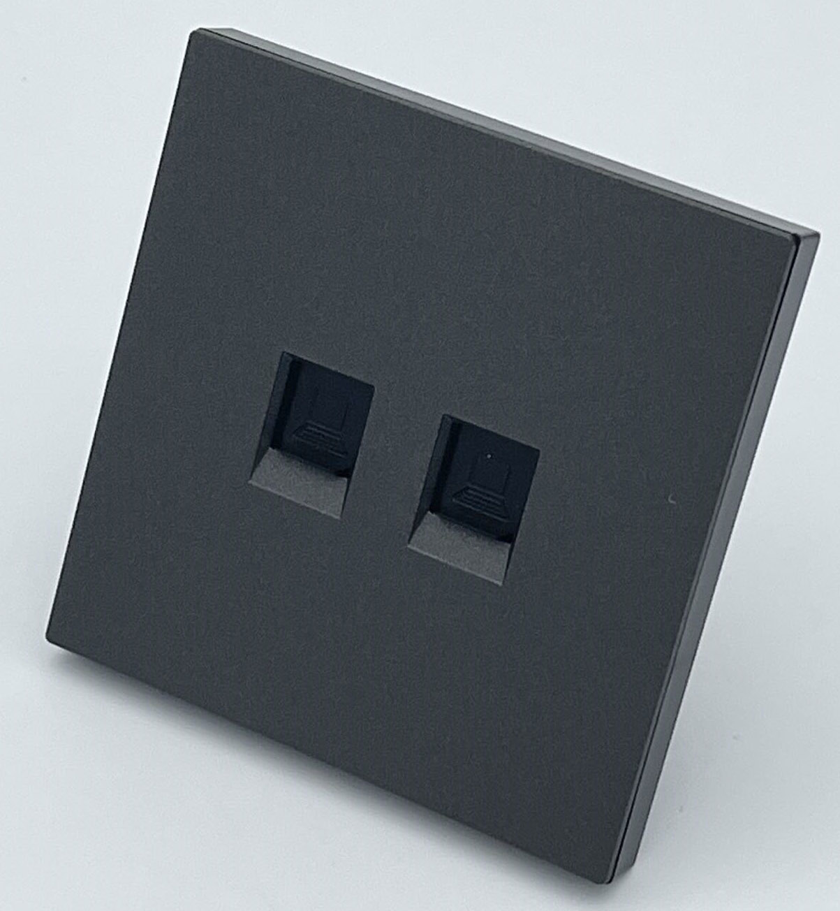 L520砂面黑（塑胶）双网络插座