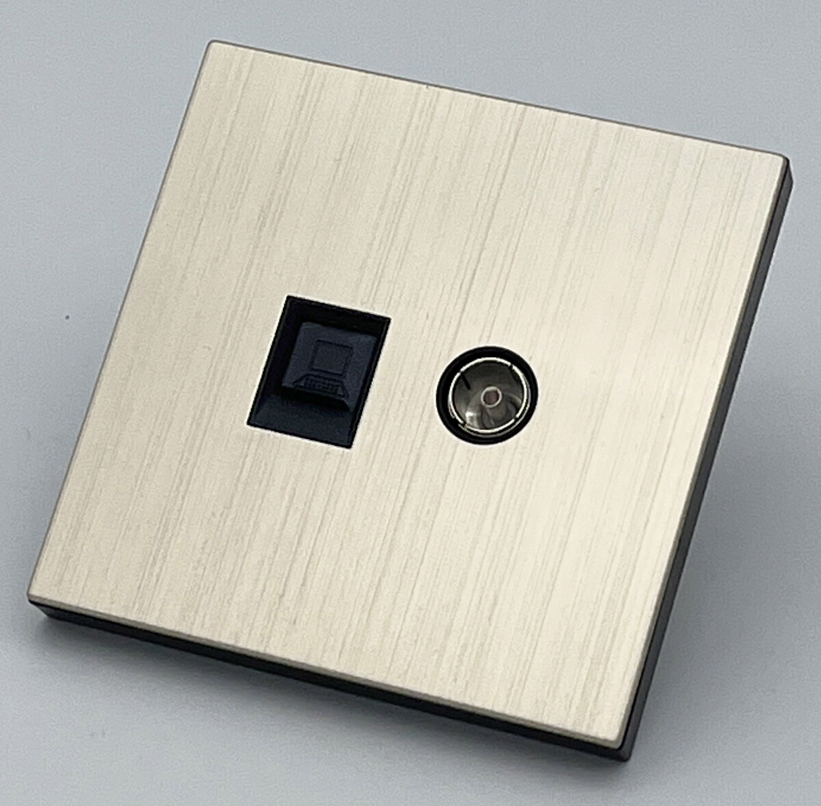 L530香槟金 网络插+电视插