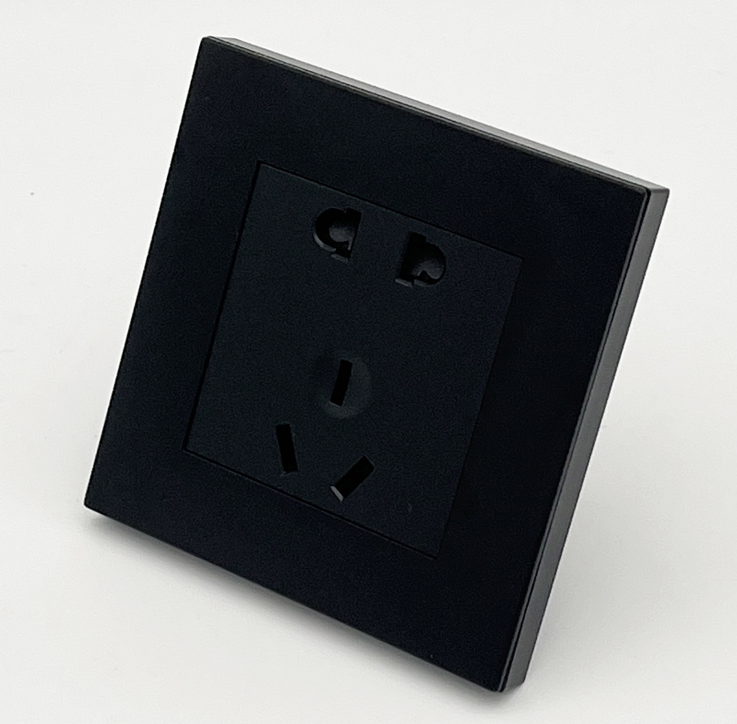 L530拉丝黑 五孔插座